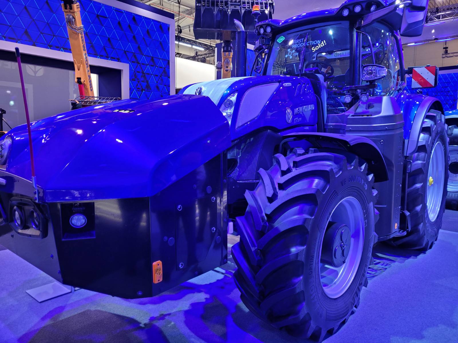New Holland T7.270 Methane Power — перший трактор у своєму класі на стисненому природному газі (CNG), який здатен працювати на біометані!